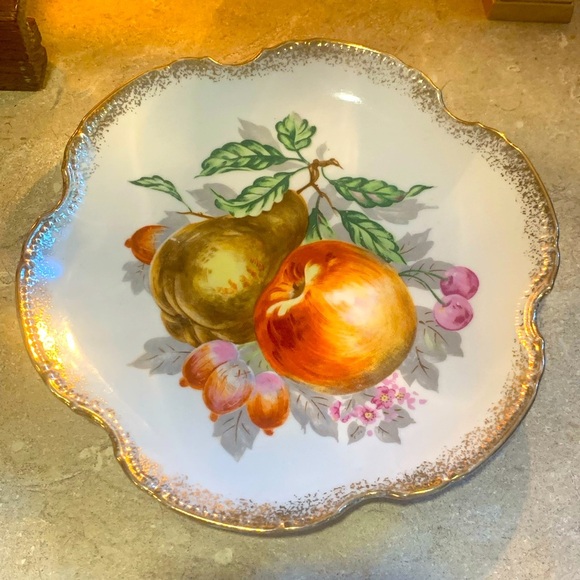 Vintage Victoria Ceramics decorative fruit art Plate Japan Gold trim 7” rare - Picture 1 of 6